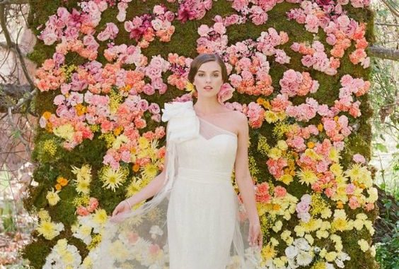 garden-wedding-photo-booth
