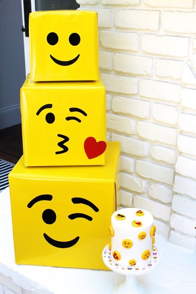 DIY Emoji Party Decorations