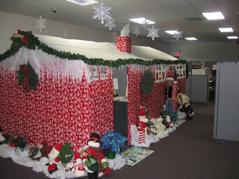 creative-office-christmas-decorations