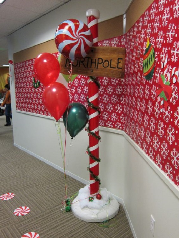 office-hallway-christmas-decorations