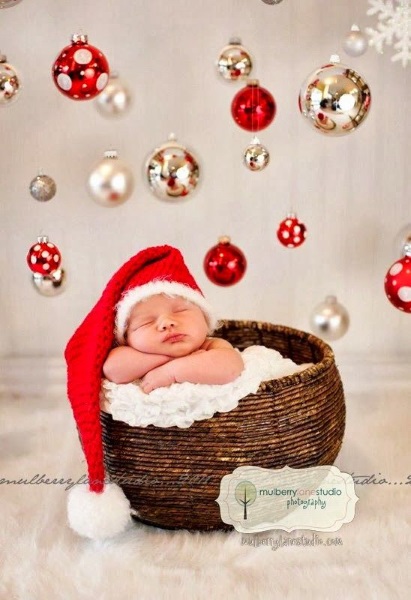 best-christmas-photo-ideas-for-infants-pink-lover