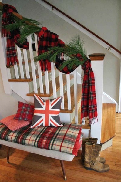 simple-christmas-decorations-for-staircase