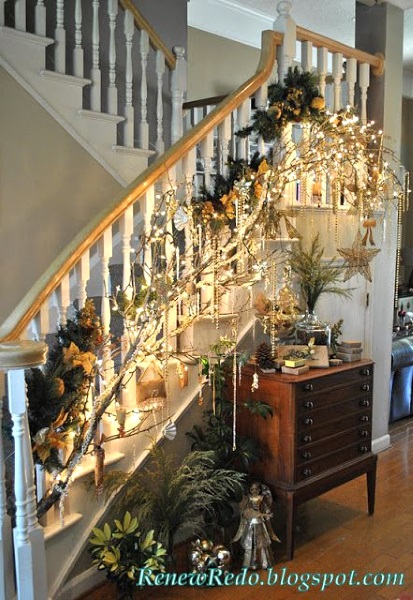 Christmas Staircase Decorating Ideas – Pink Lover