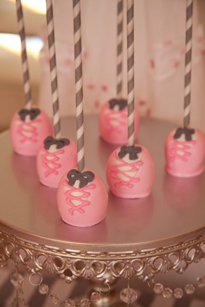 ballerina-birthday-cake-pops