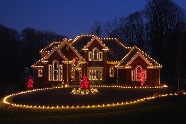 Magical Christmas House Lights Ideas - Pink Lover