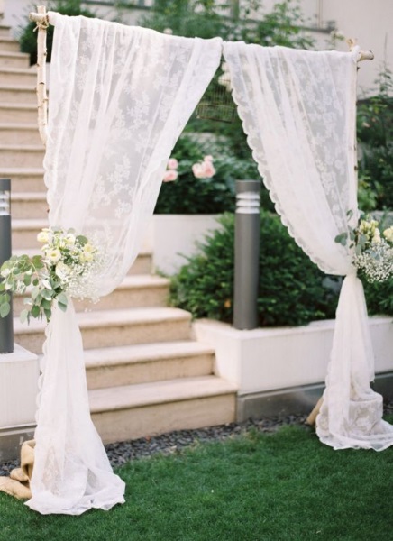 easy-garden-wedding-arch