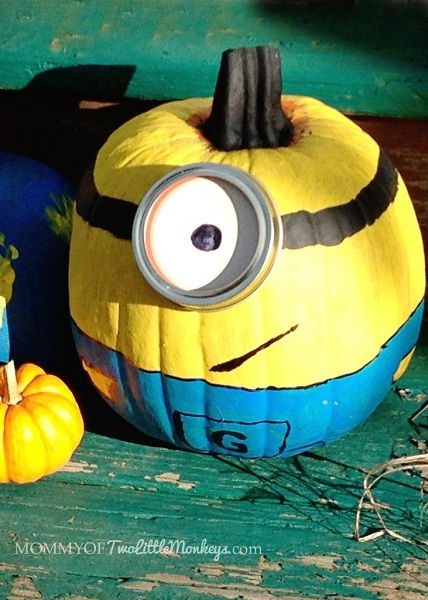 minion pumpkin carving