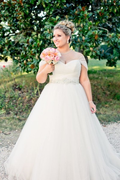 wedding dress for short chubby bride