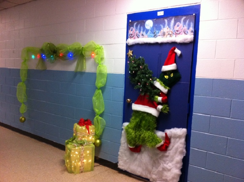 GRinch Christmas Door Decorating Ideas