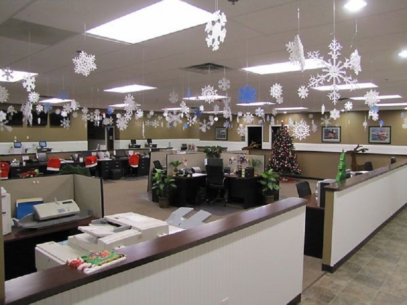 Christmas Decoration Ideas For Office That Everyone Will Love!